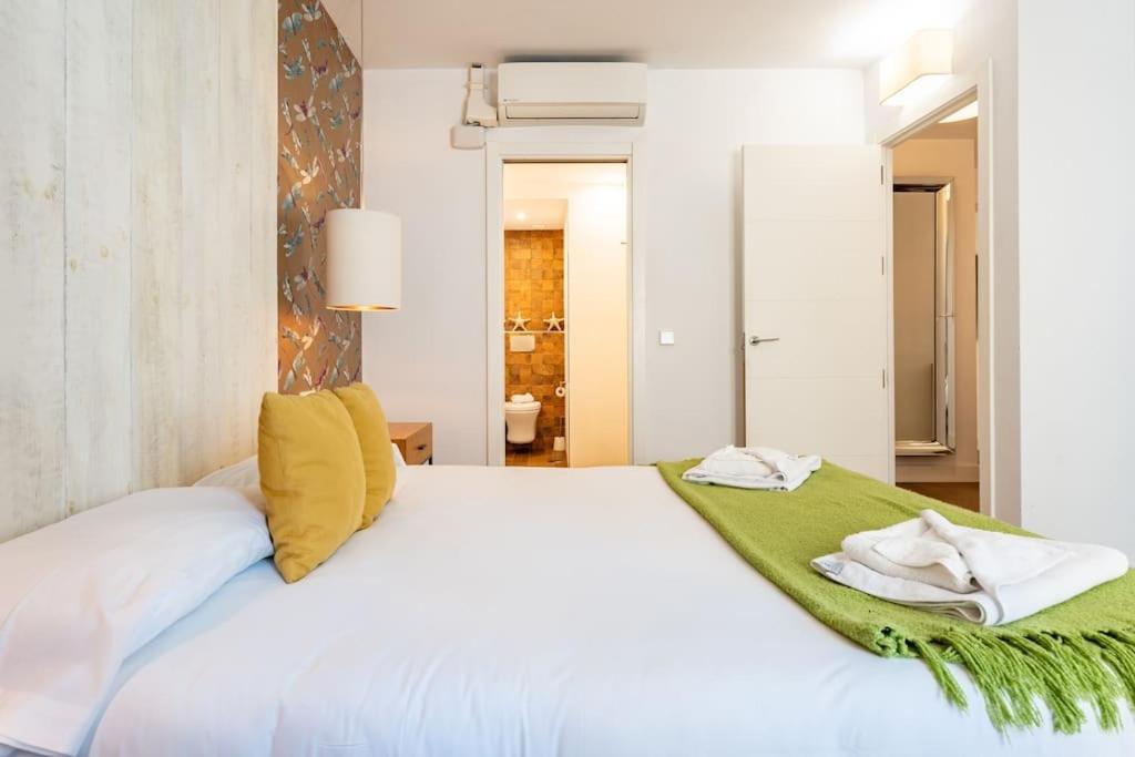 Super Central Malaga Flat With Terrace And Free Parking Exterior foto