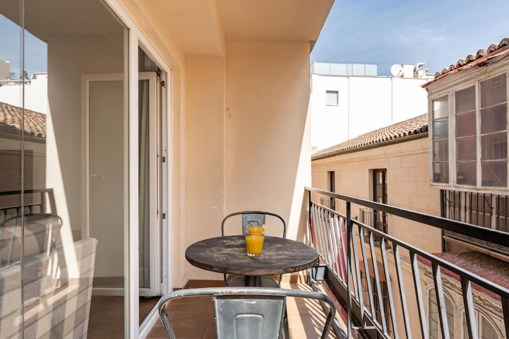 Super Central Malaga Flat With Terrace And Free Parking Exterior foto